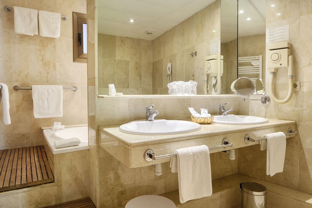 Hotel Atlantis Junior Suite, 2 Twin Beds 6