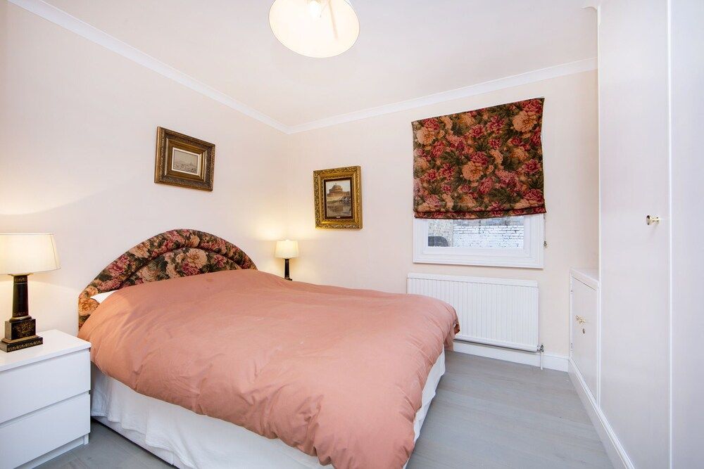 undefined Comfortable one Bedroom Apartment in Notting Hill, Lambton Place Near Portobello 6