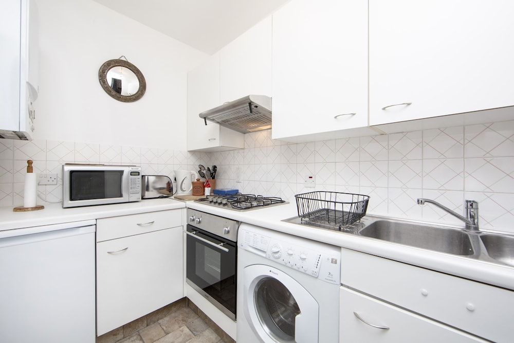 undefined Comfortable one Bedroom Apartment in Notting Hill, Lambton Place Near Portobello 7