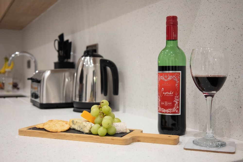 undefined Premium 1 Bed Serviced Apartment in Greater London 2