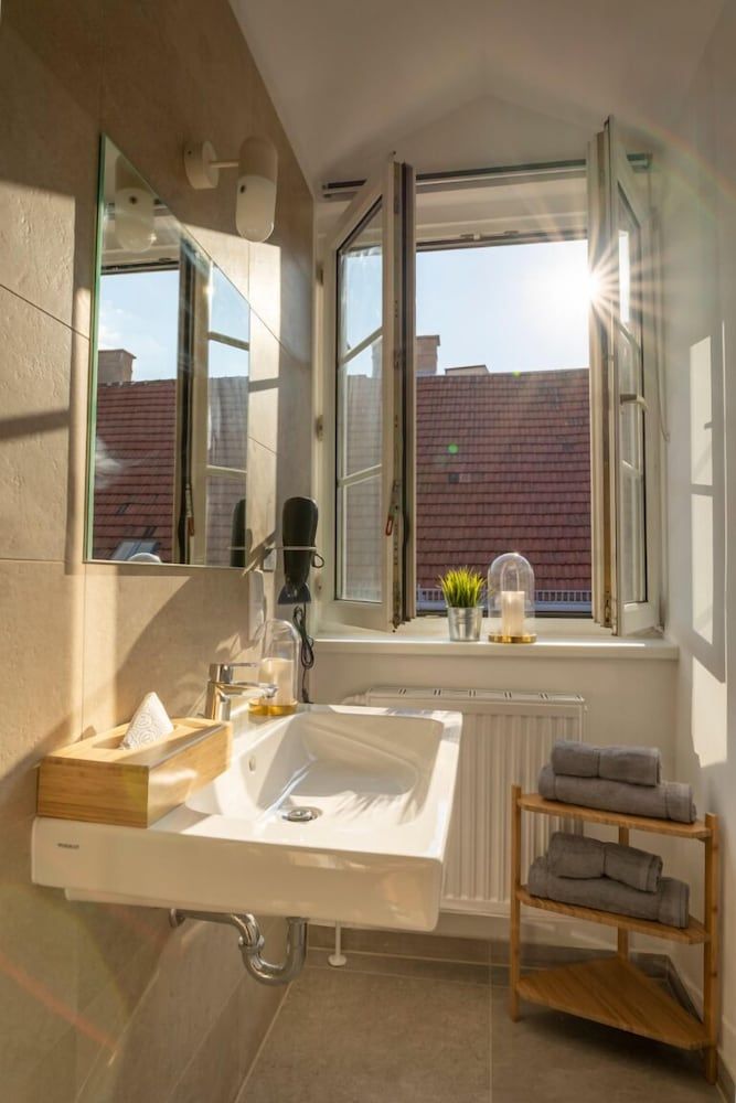 Stuckgasse Apartments Bright and Modern Penthouse 18