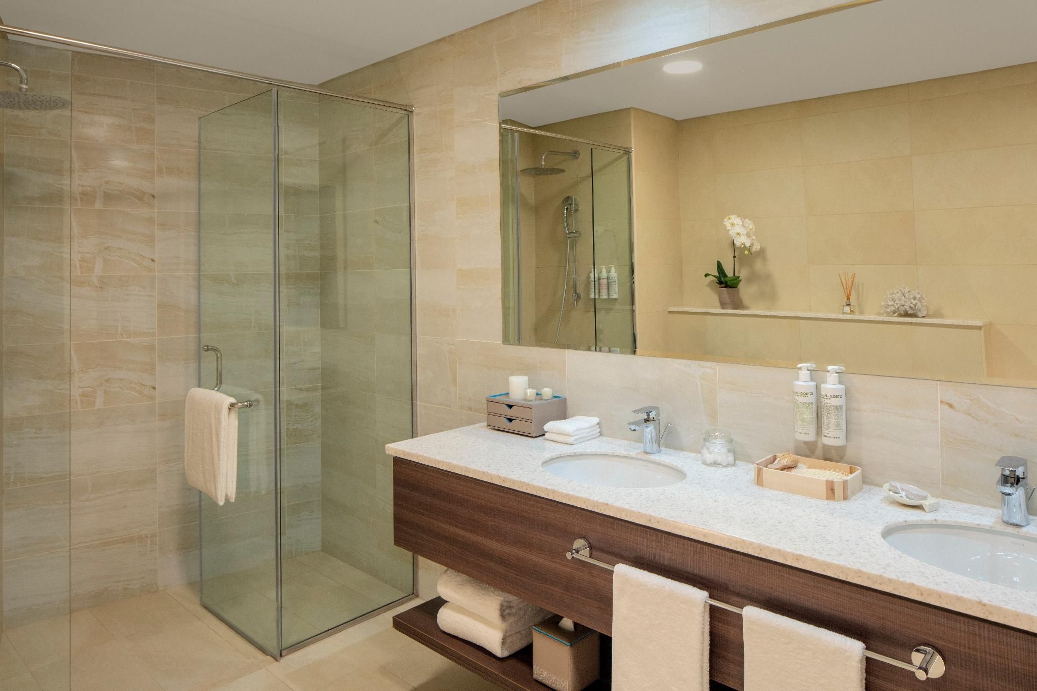 Duplex Apartment 1king, 1 Bedroom Apartment, 1 King