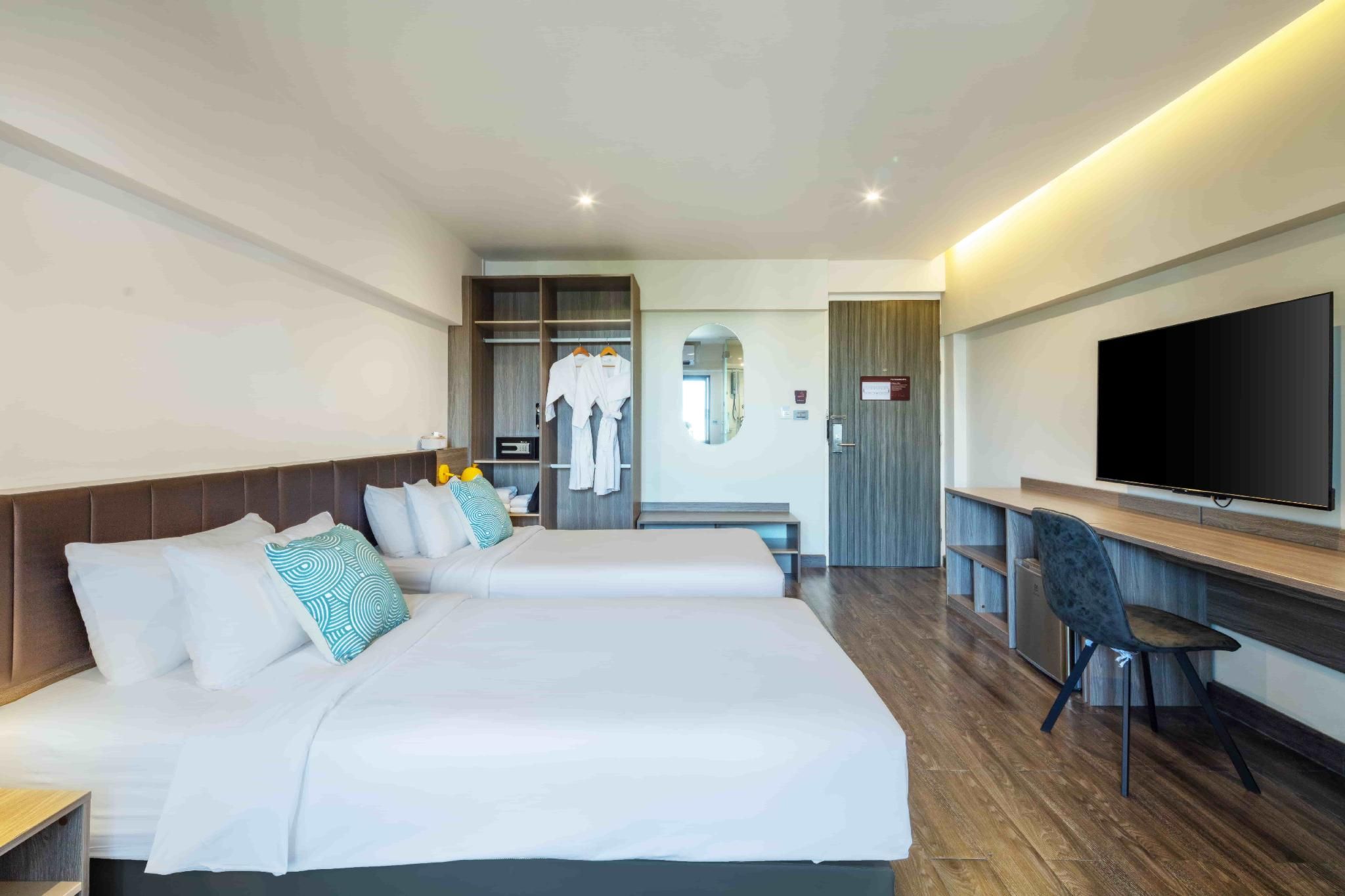 SureStay by Best Western Iconic Ari-Jatujak 2 Single Beds, Nonsmoking, Deluxe Room, Shower 2