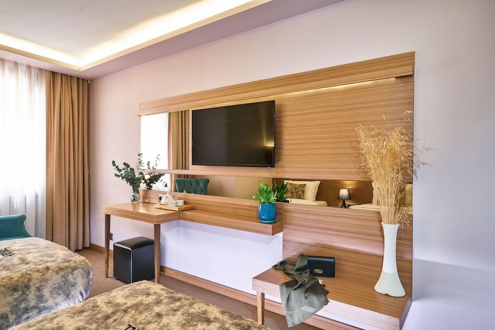 Atro Hotel Family Room 10