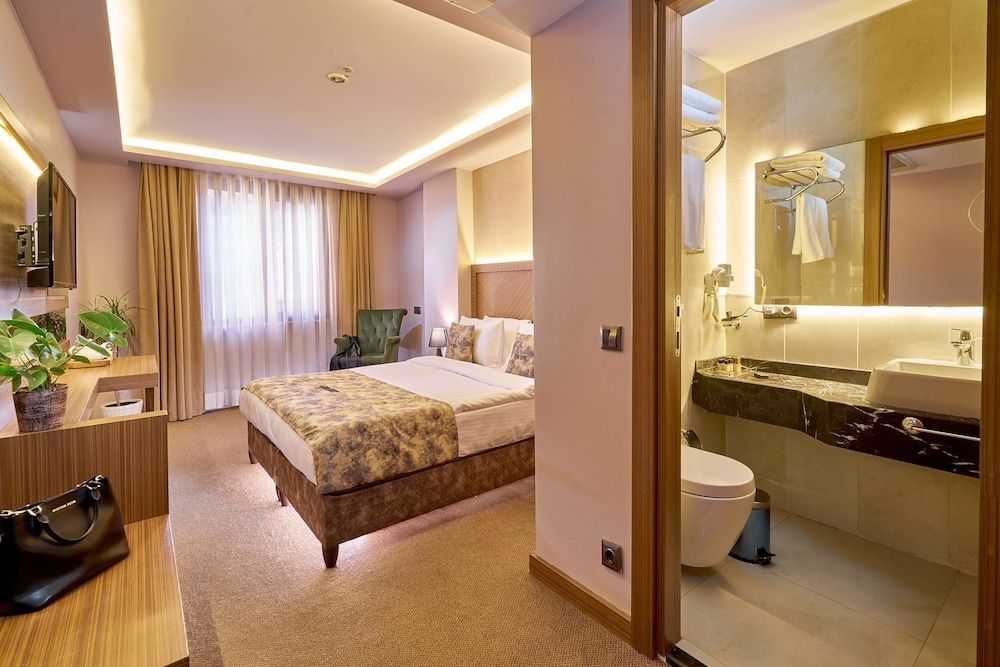 undefined Atro Hotel 5