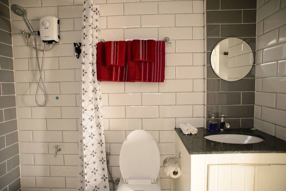 196 Oldtown Chic Economy Room, 1 Queen Bed, Non Smoking 8