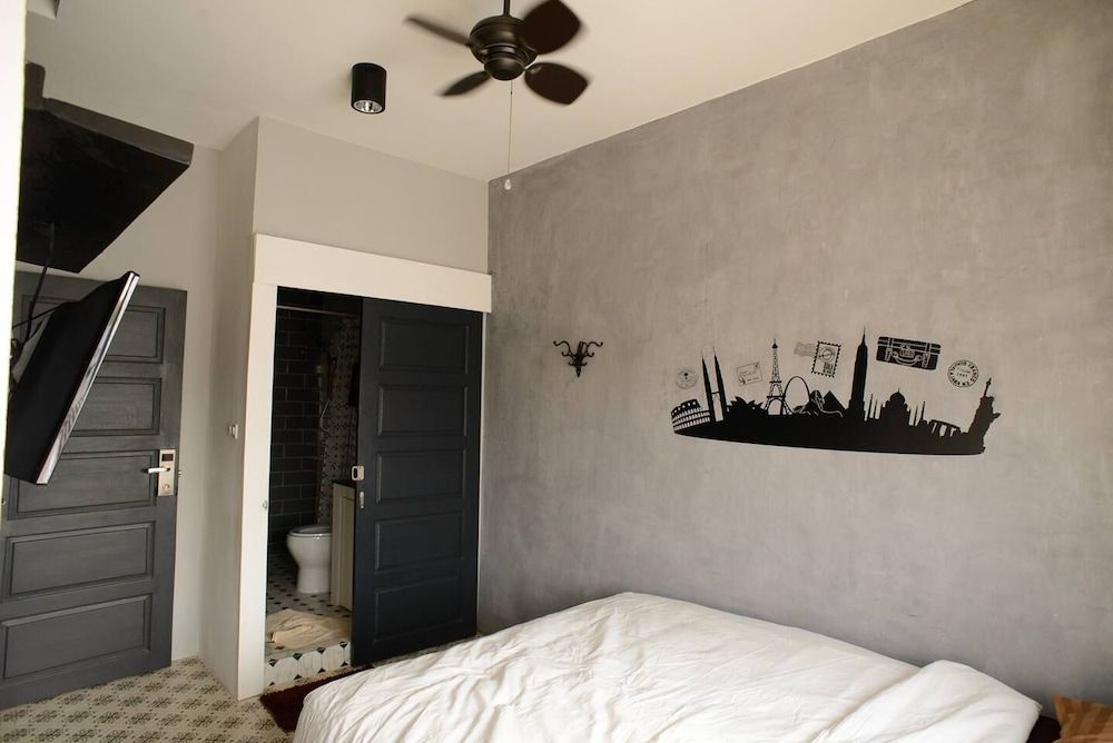 undefined 196 Oldtown Chic 10