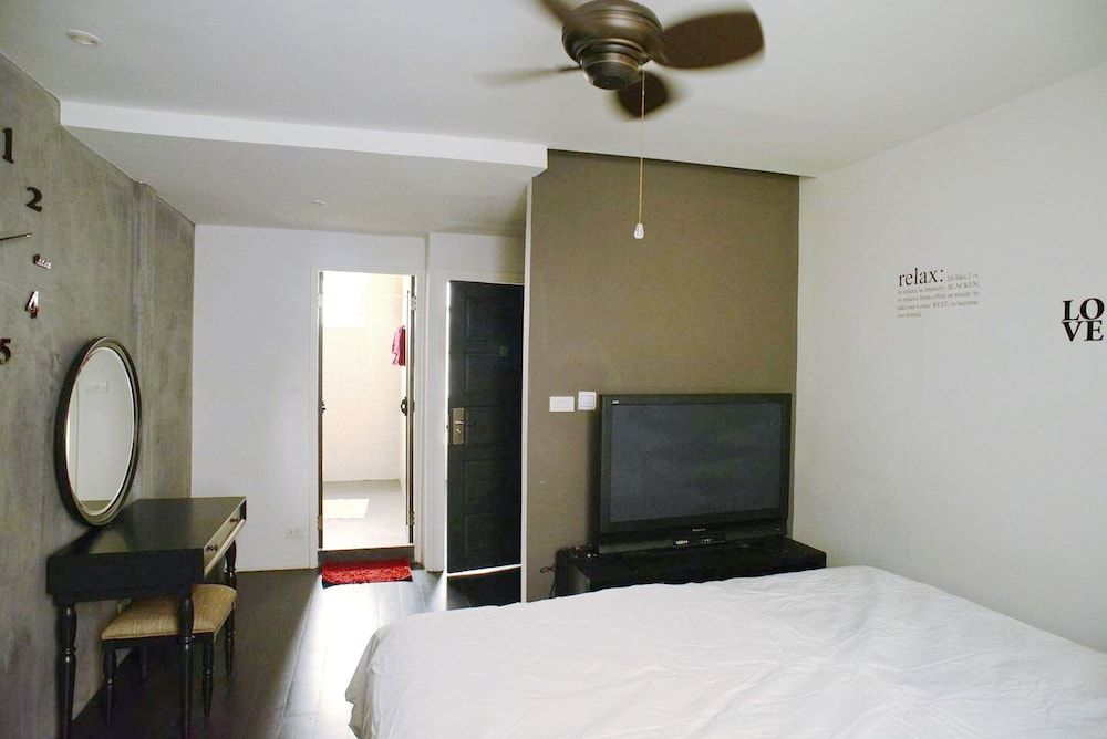 undefined 196 Oldtown Chic 7