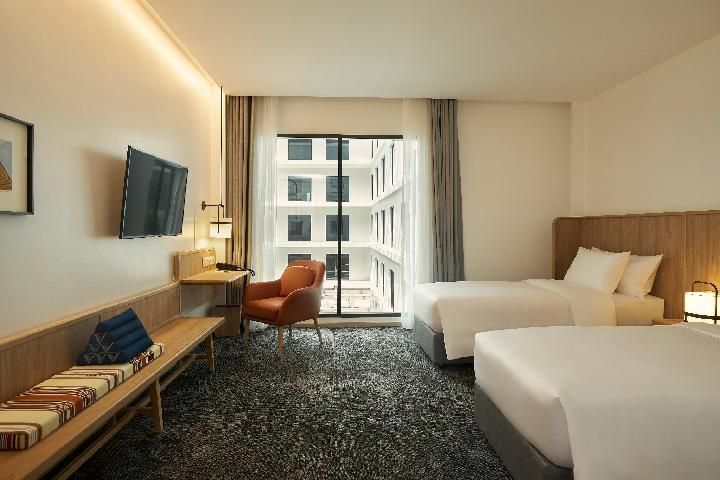 Roomy Twin Courtyard