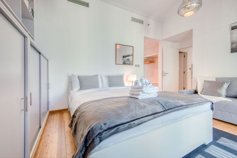 Paloma Tower 3705 Deluxe Apartment 6