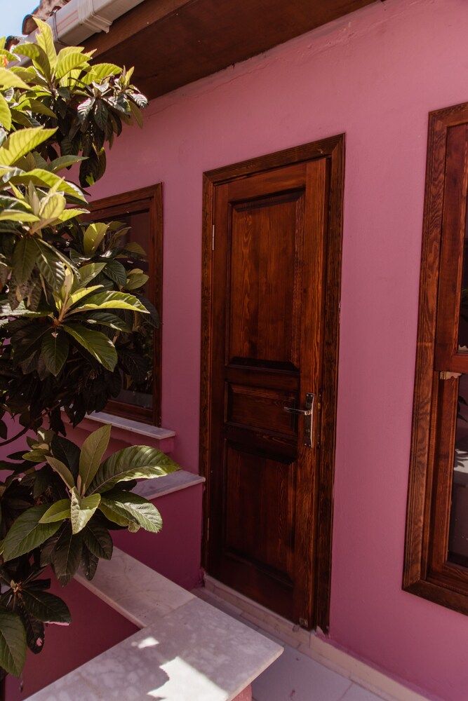 undefined Lily Town Guest House 4