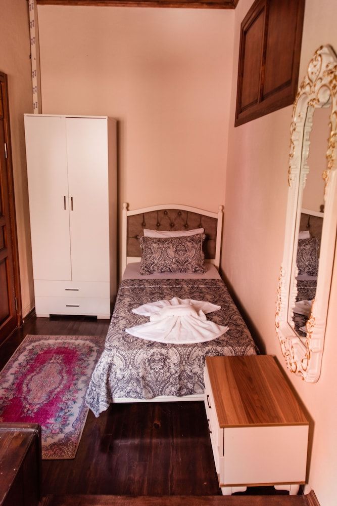 undefined Lily Town Guest House 3