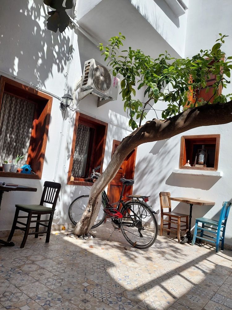 undefined Lily Town Guest House 7