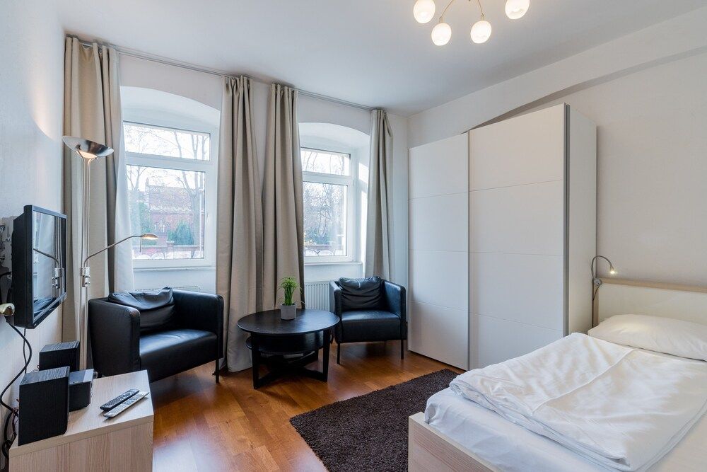 undefined Suite & Apart 2