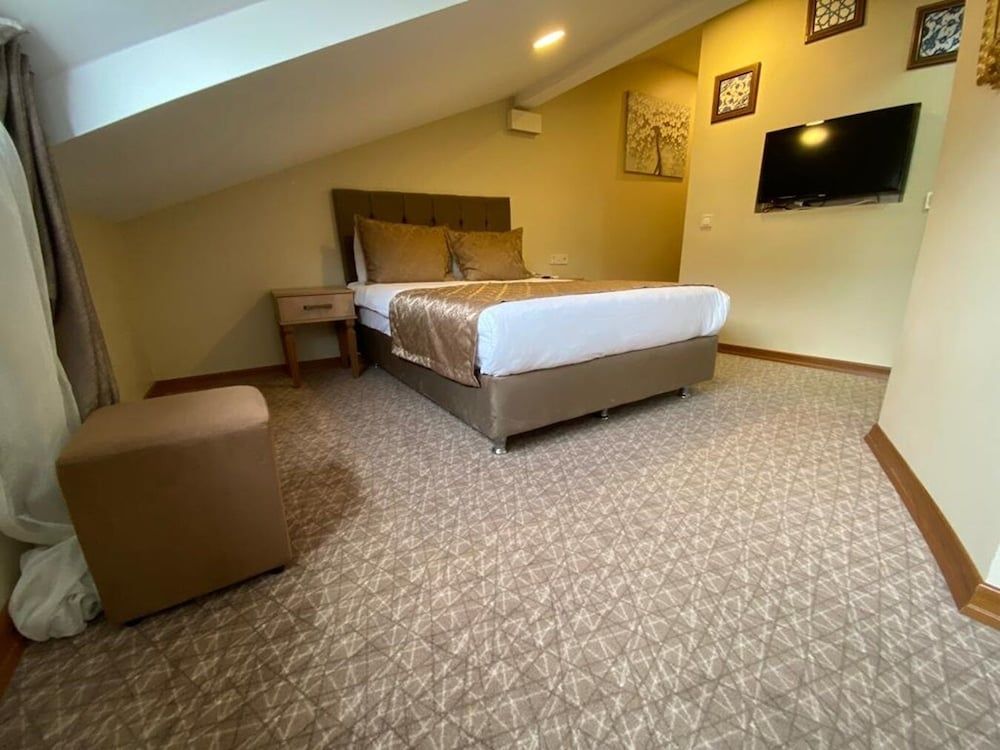 Sultan Hamit Hotel Economy Double or Twin/Basement Floor Budget Room 5