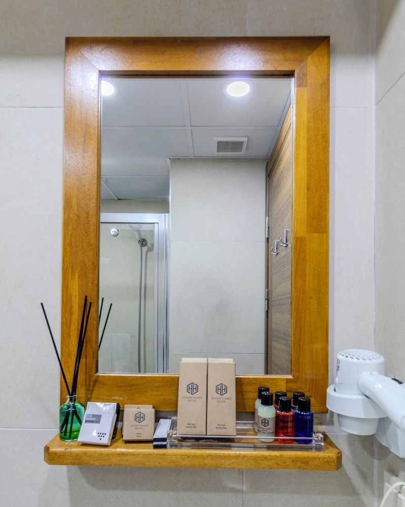 Sultan Hamit Hotel Economy Double or Twin/Basement Floor Budget Room 13