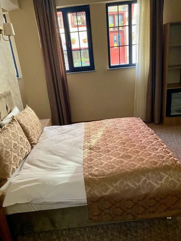 Sultan Hamit Hotel Economy Double or Twin/Basement Floor Budget Room 6