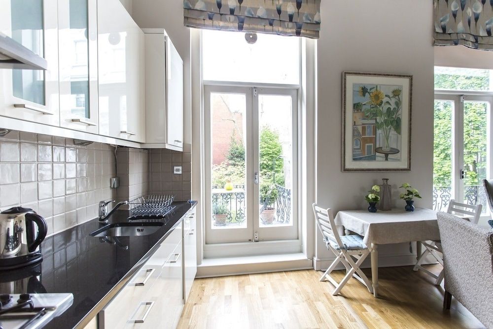 undefined Notting Hill Retreat 8