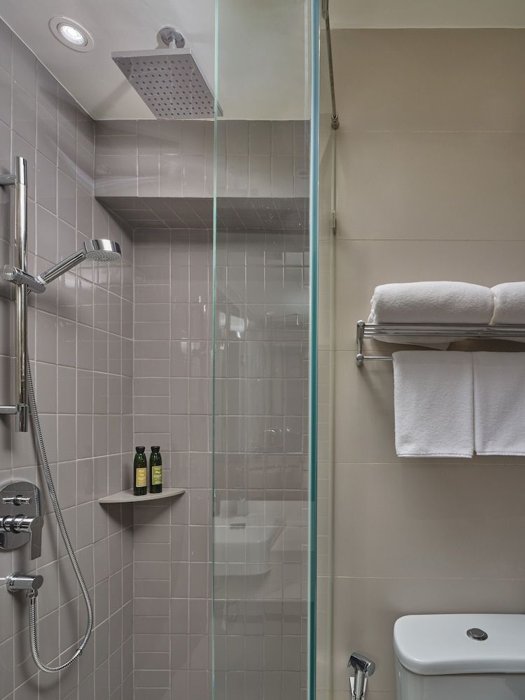 The Quarter Onnut by UHG Superior Room, 1 King Bed 5