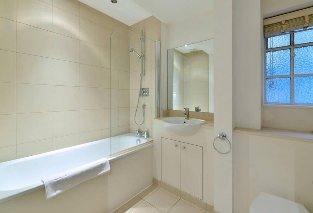 undefined Smart 2 Bedroom Apartment in Chelsea 26 9