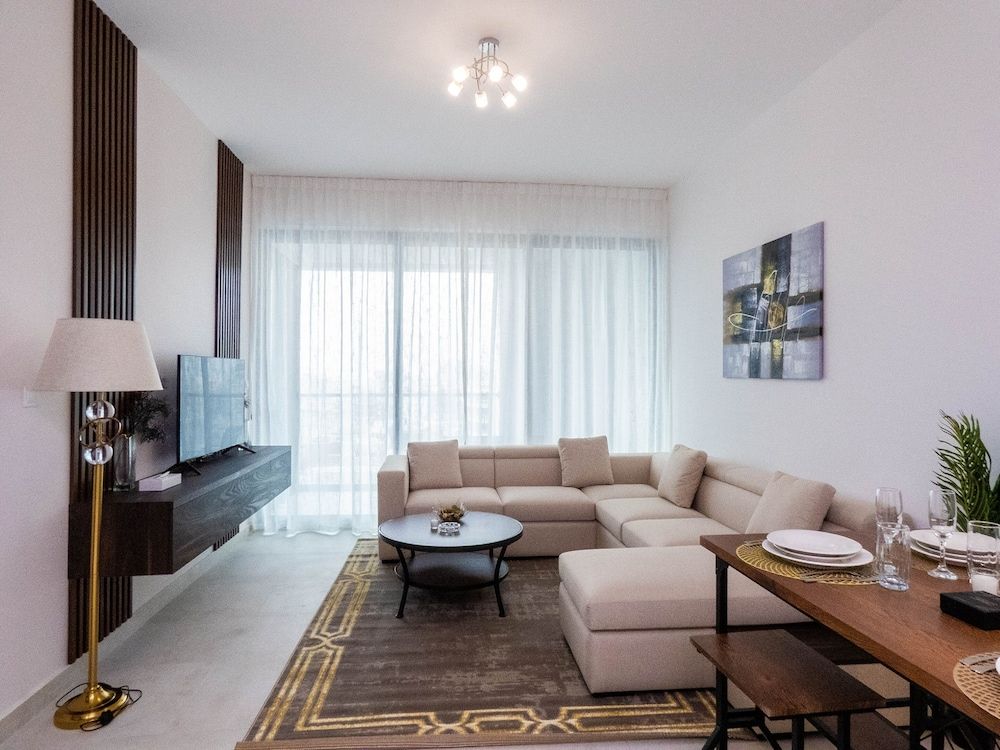 Stylish 1BR Apartment in Al Barsha Dubai Classic Apartment 4
