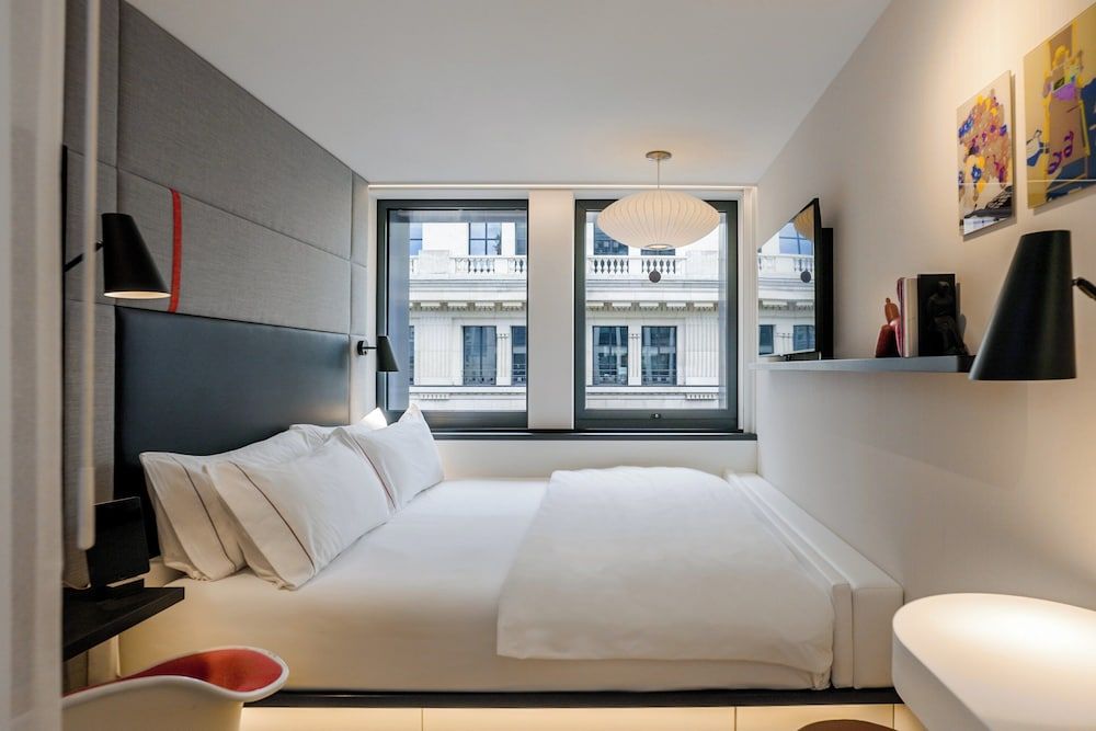 citizenM Paris Champs-Élysées Room, 1 King Bed 3