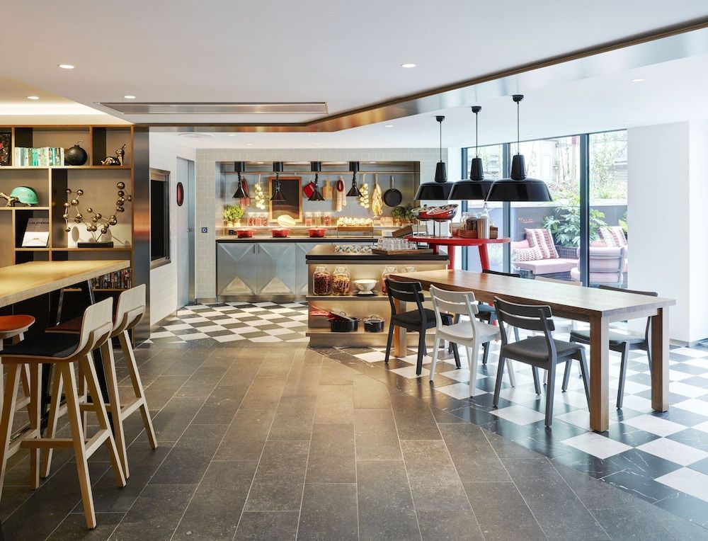 undefined citizenM Paris Champs-Élysées 9