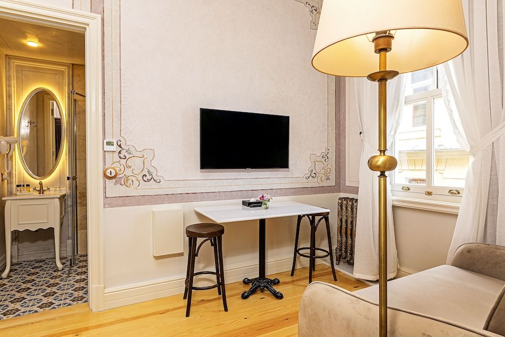 Meroddi Barnathan Hotel Junior Suite 11