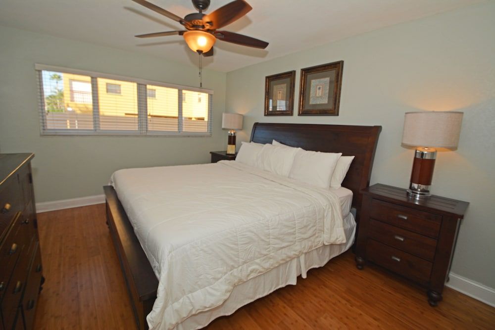 Westwinds Waterfront Resort Condo, 2 Bedrooms, Kitchen 7