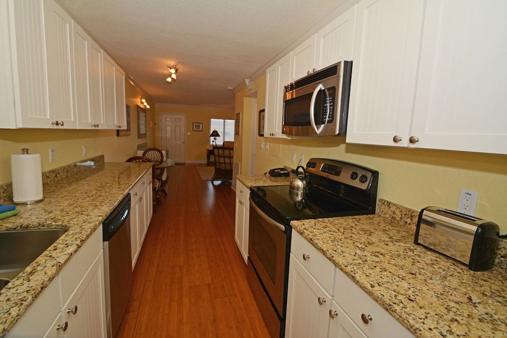 Westwinds Waterfront Resort Condo, 1 Bedroom, Kitchen 4