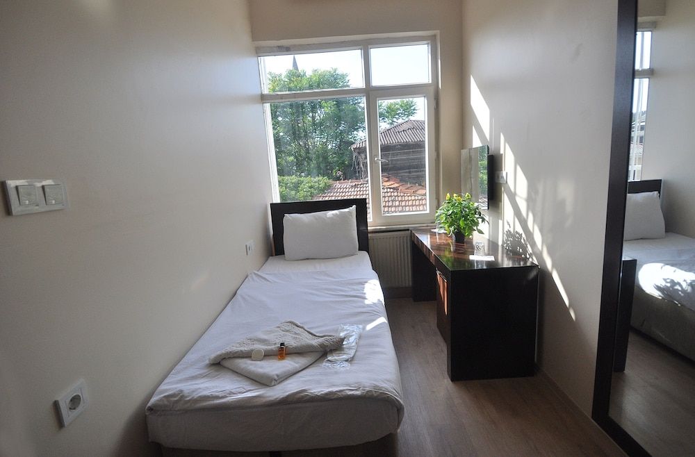 Classic Single Room