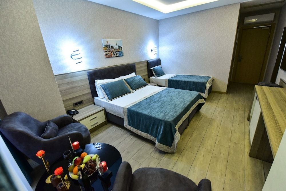 undefined Restwon Suit 10