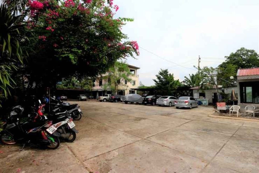 undefined Platinum Place 8