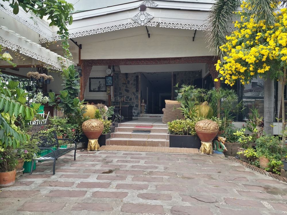 undefined Platinum Place 5