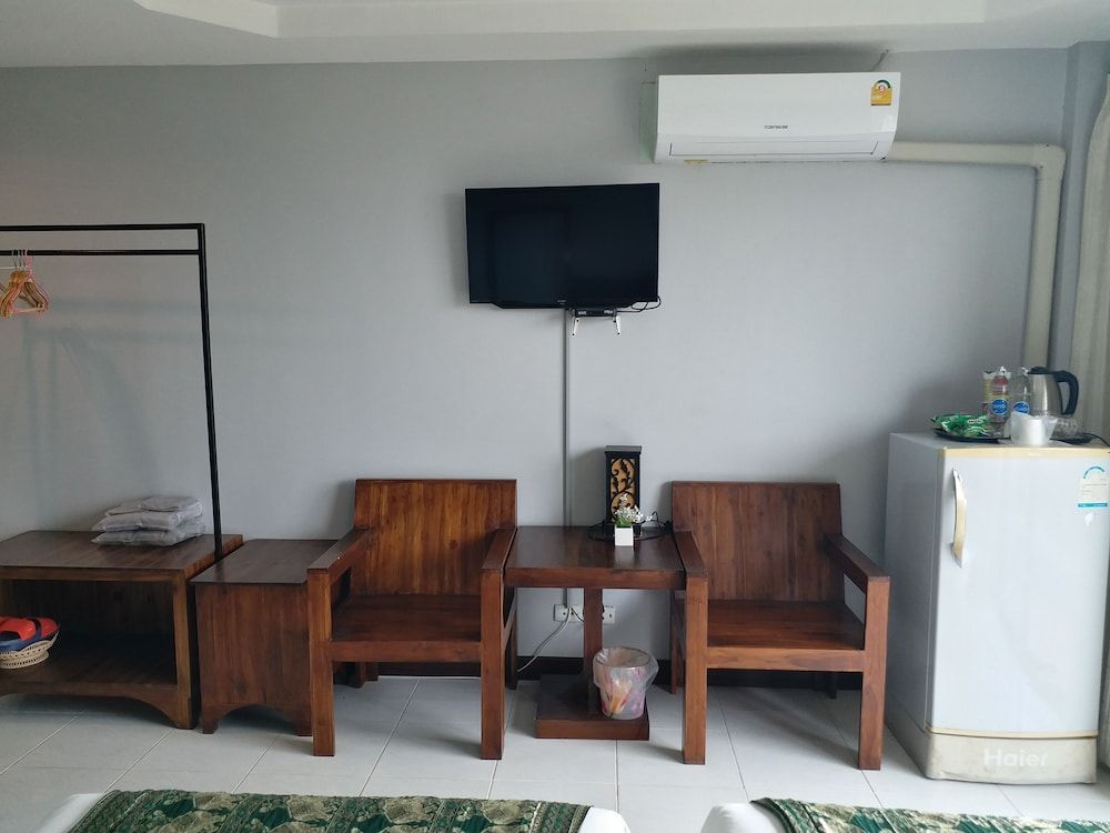 Platinum Place Standard Twin Room 11