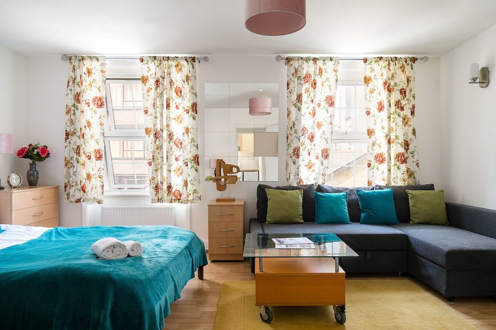 undefined Picktheplace Crawford Place Suites 2