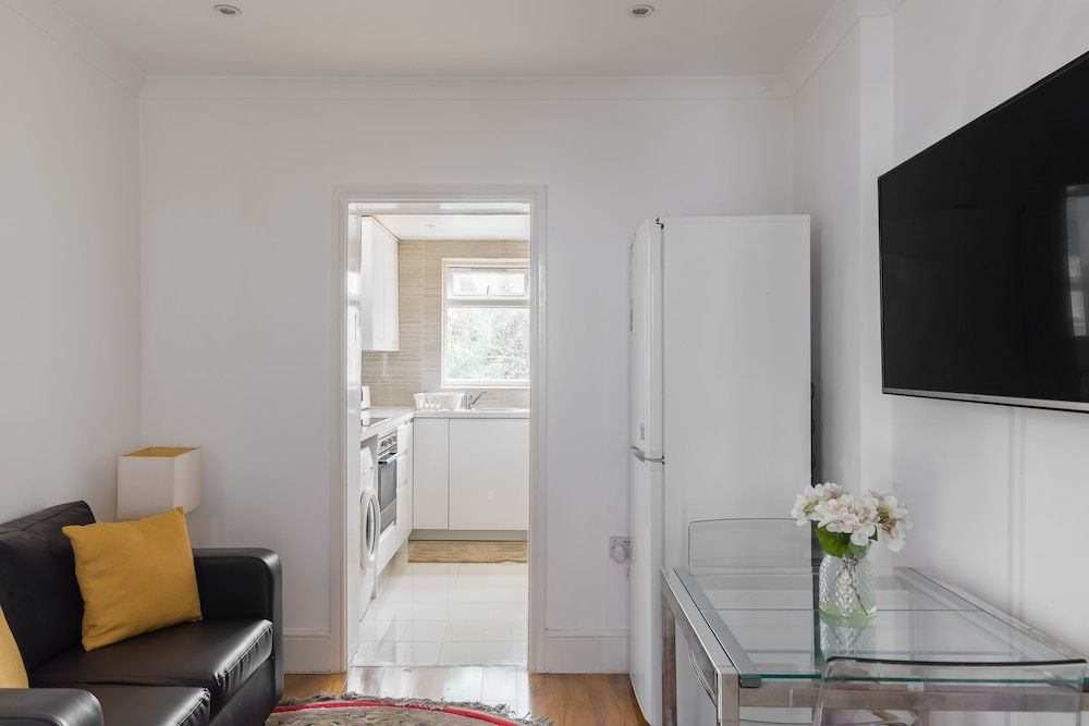 undefined Picktheplace Crawford Place Suites 9