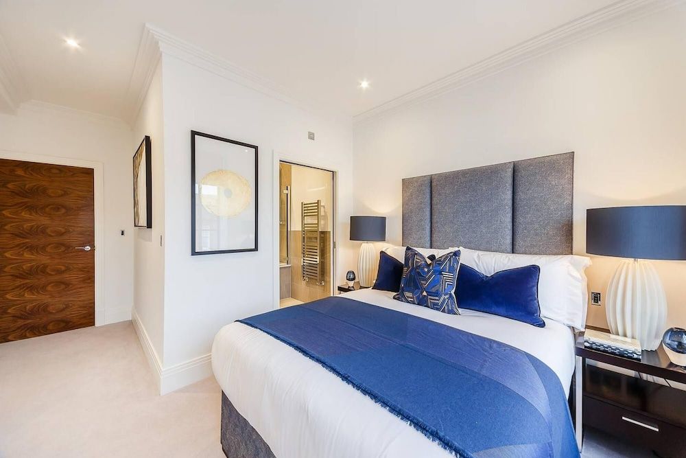 undefined 2 Bed Apartment 1st Floor- Gated Riverside Luxury 9