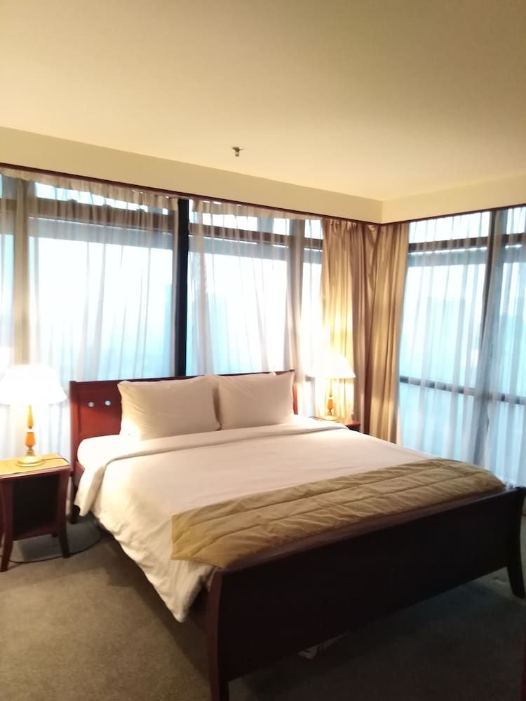 undefined The Oriental Suite At Times Square 2