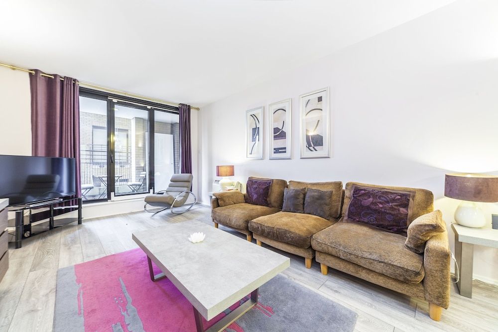 Point West Apartments Gloucester Road Apartment, 2 Bedrooms 11