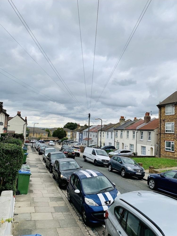 undefined Charming 2-bed Apartment 3