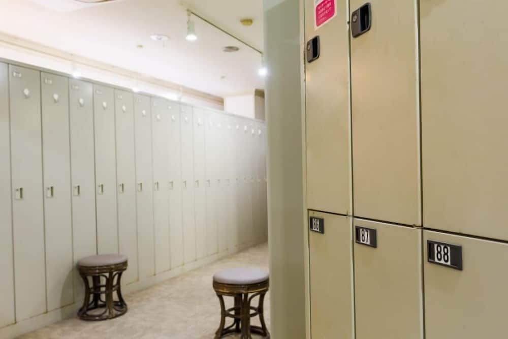 undefined Capsule and Sauna Narimasu - Caters to Men 5