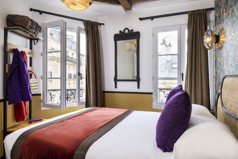 Le Village Montmartre by Hiphophostels Double Room - Superior with View 2