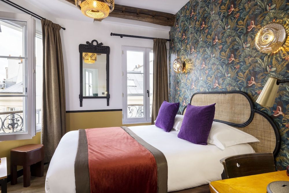 Le Village Montmartre by Hiphophostels Double Room - Superior with View