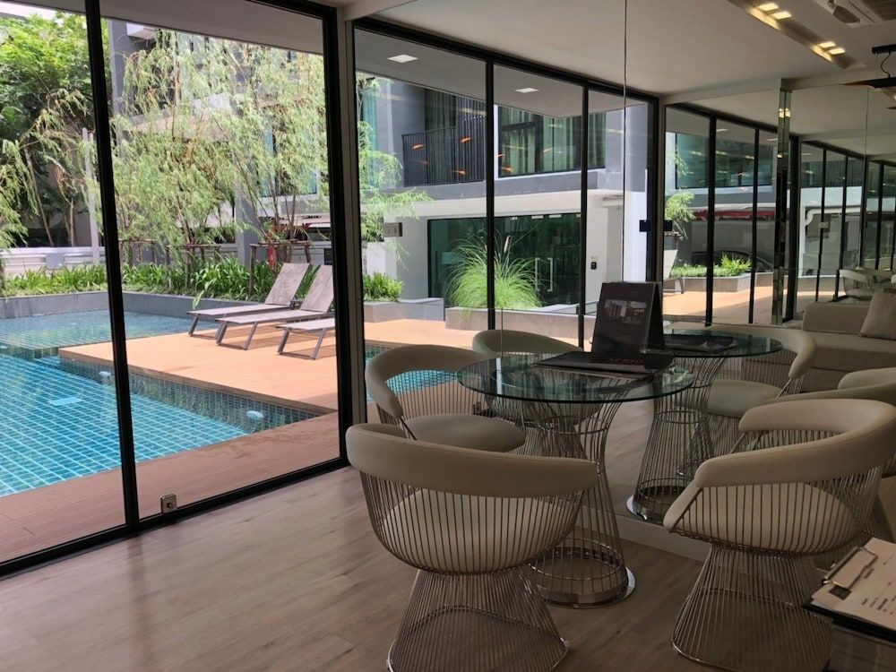 undefined Serio Condo 7