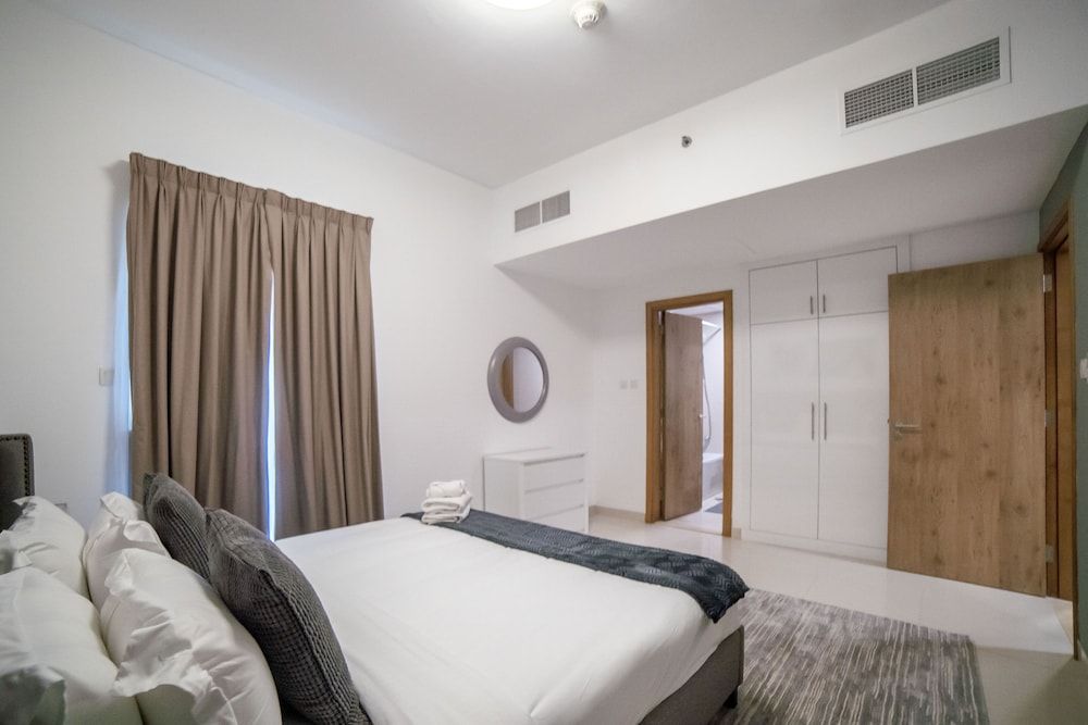 Luton Vacation Homes Continental Tower Apartment, 2 Bedrooms (1507) 3