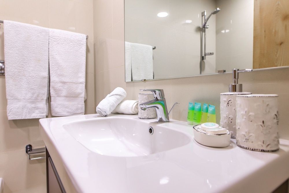 Luton Vacation Homes Continental Tower Apartment, 2 Bedrooms (2507) 7