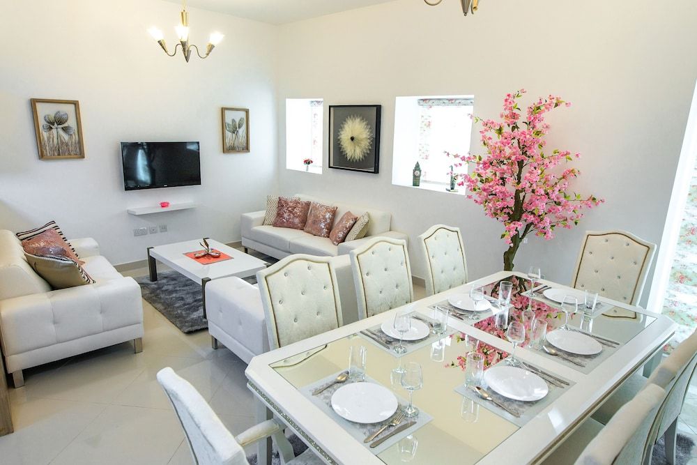 undefined Luton Vacation Homes Continental Tower