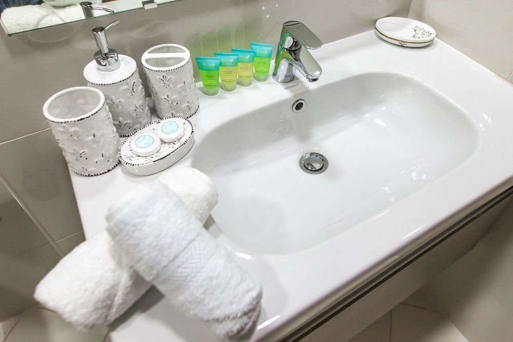 Luton Vacation Homes Continental Tower Apartment, 2 Bedrooms (2507) 8