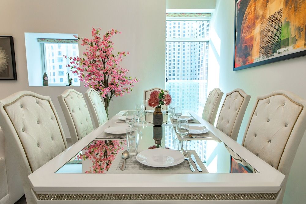 undefined Luton Vacation Homes Continental Tower 5